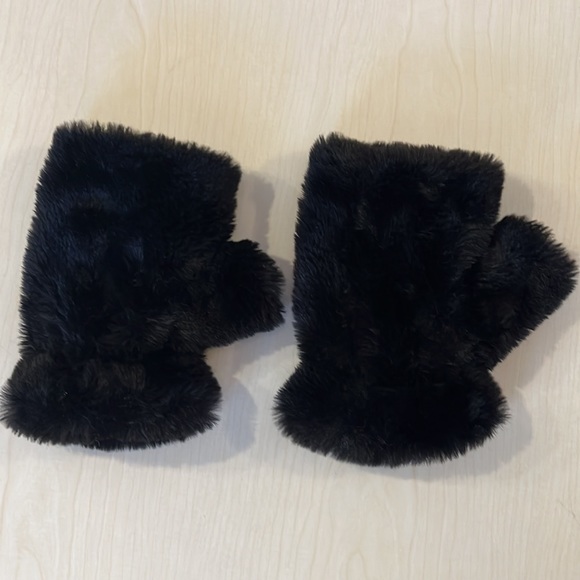 Rachel Zoe Fingerless Faux Fur Gloves - Picture 5 of 5